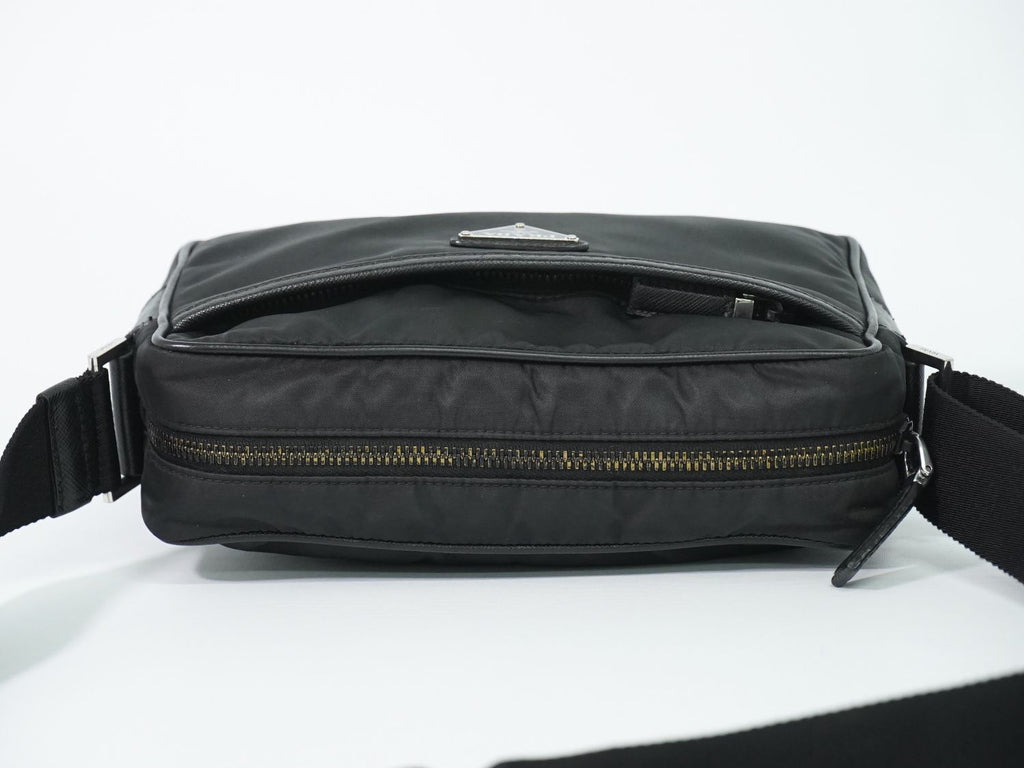 Prada Nylon Shoulder Bag Pochette Black — view 5