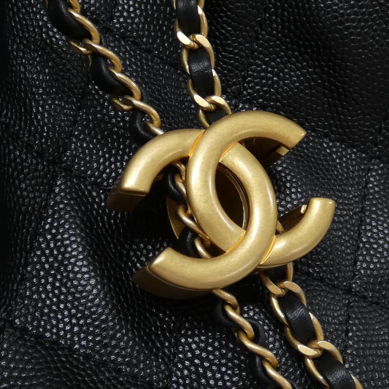 Chanel 25 Line Medium Shoulder — view 4