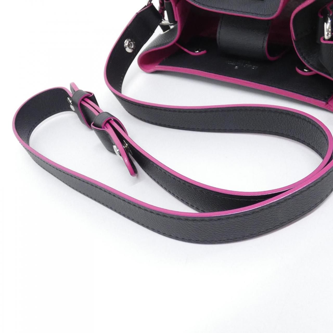 Louis Vuitton Lockme Bucket Shoulder — view 8