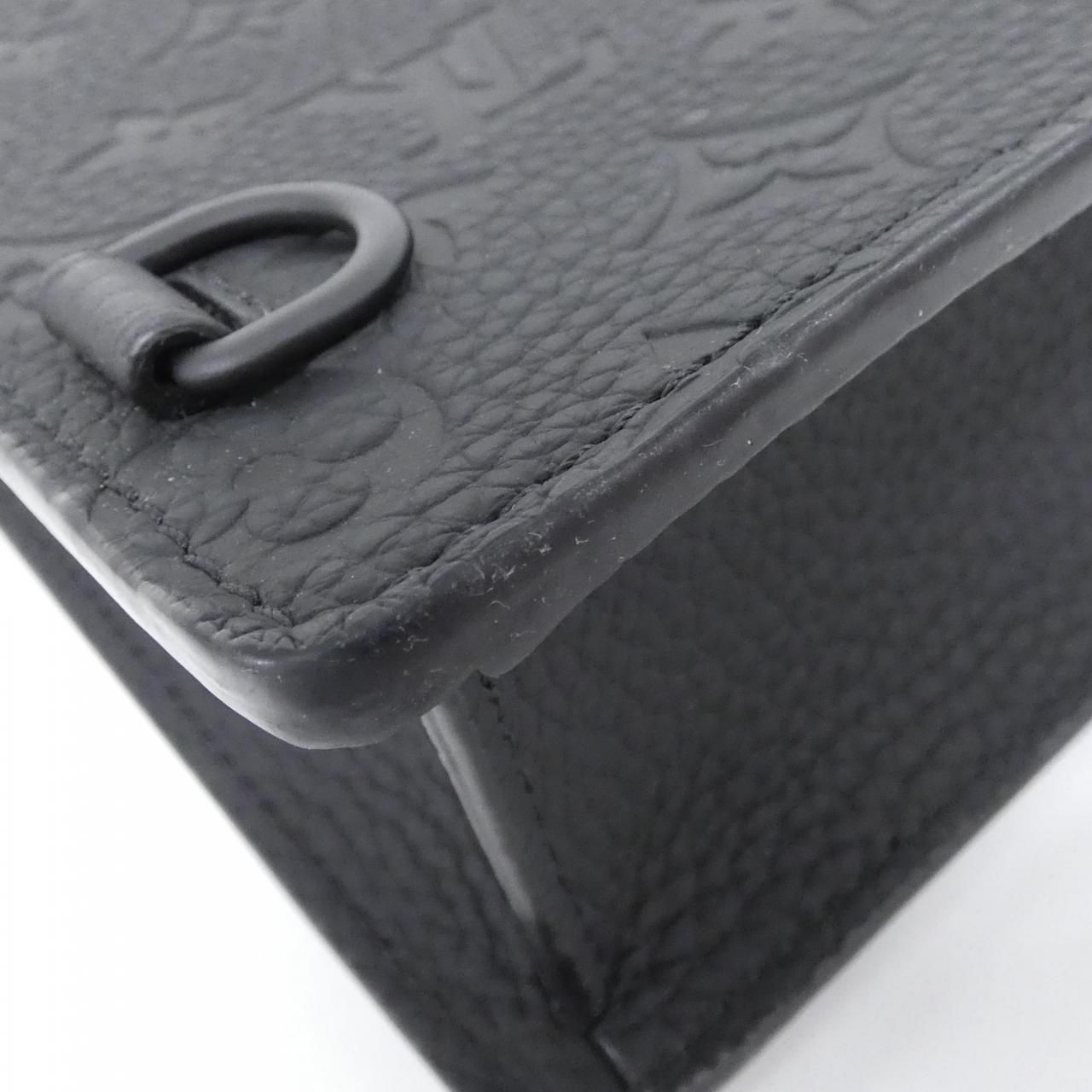 Louis Vuitton Taurillon Monogram Sac Plat Messenger — view 3