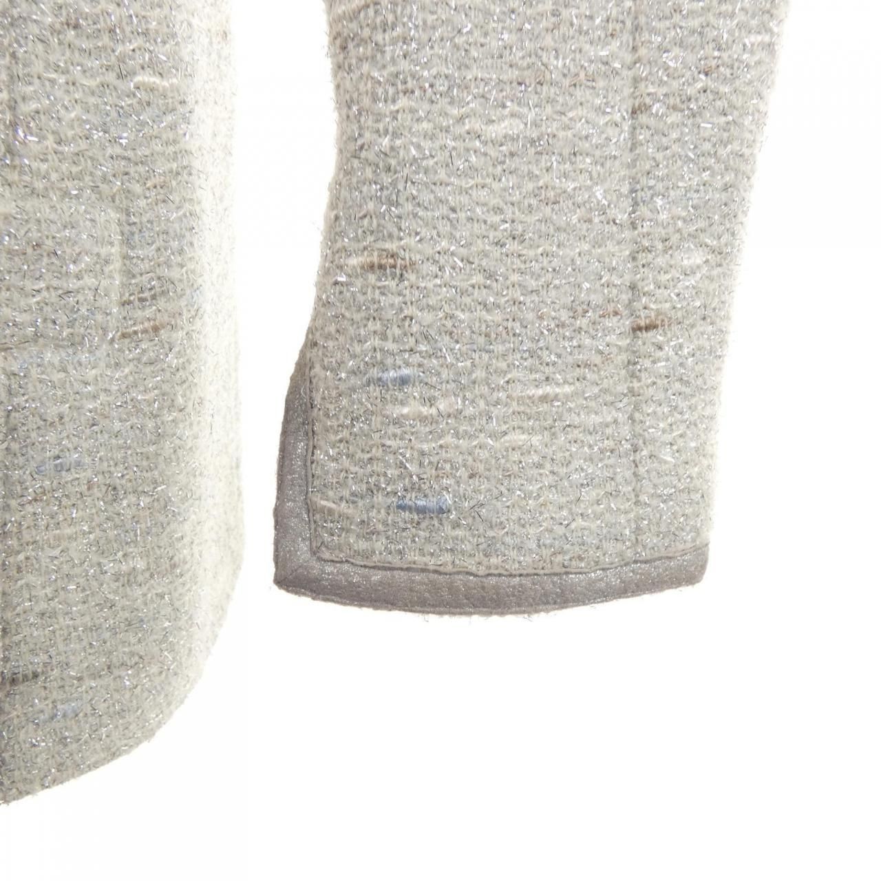 Chanel Vintage Collarless Jacket — view 6