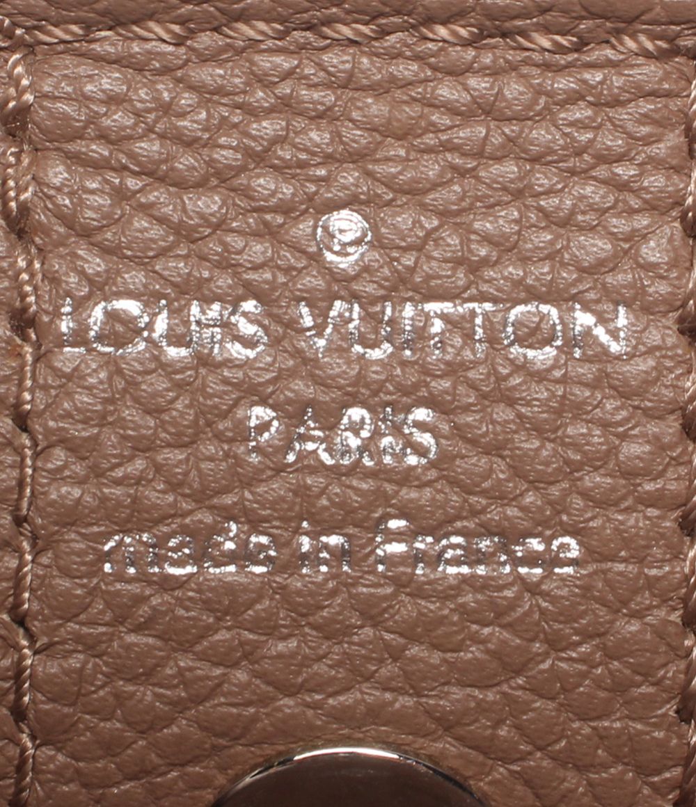 Louis Vuitton Handbag Lockme — view 5