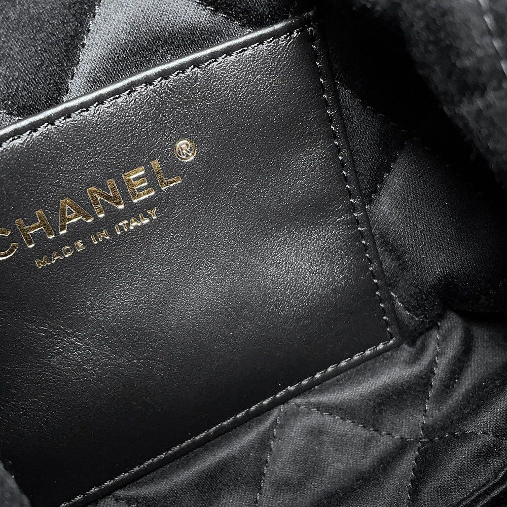 Chanel Handbag 22 Mini CC Logo Shiny Calf Leather 2-Way Shoulder Black — view 7