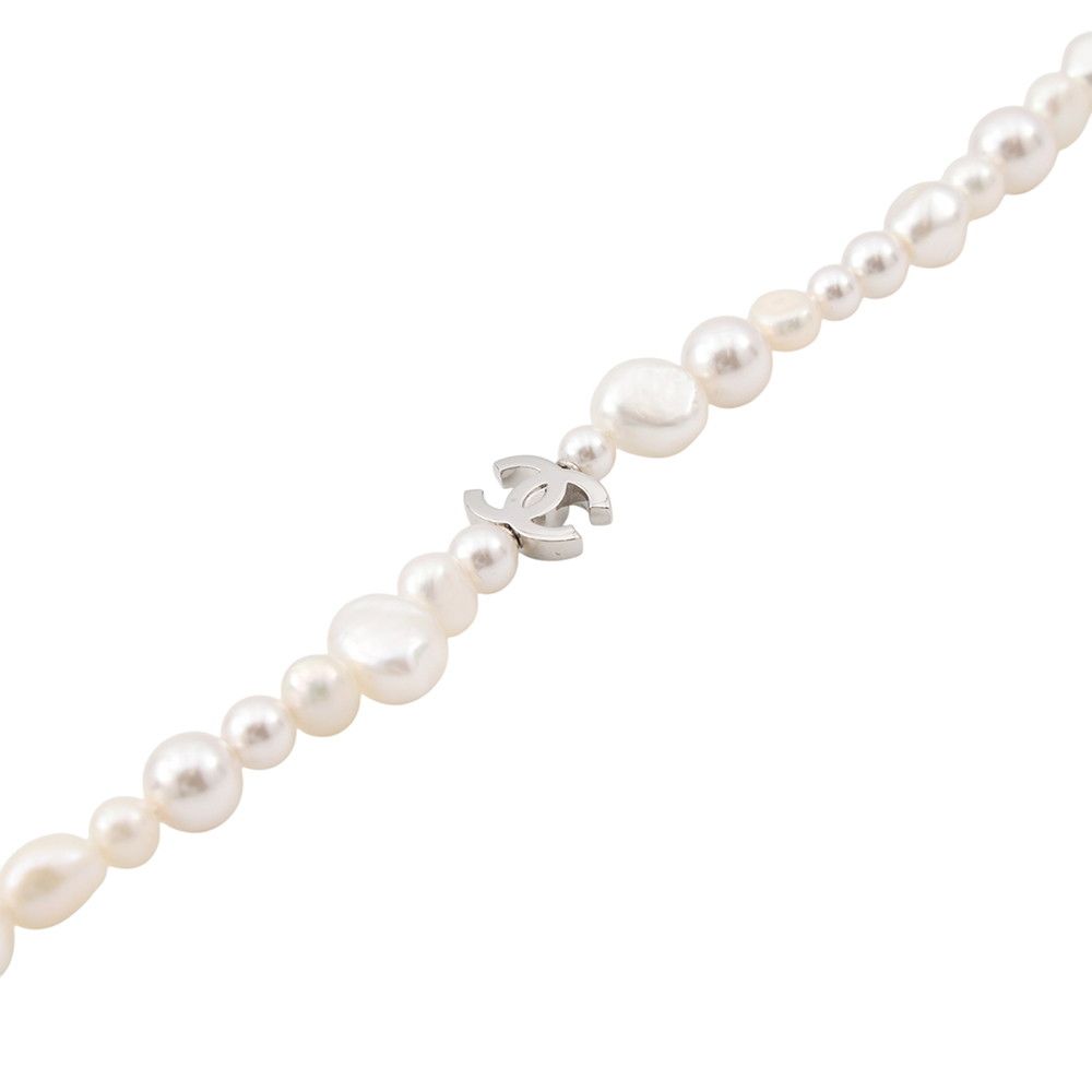 Chanel Necklace Faux Pearl CC Logo — view 2