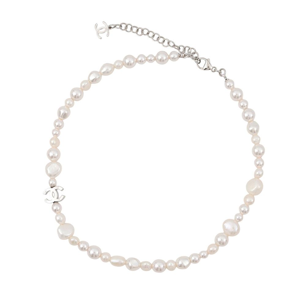 Chanel Necklace Faux Pearl CC Logo — view 3