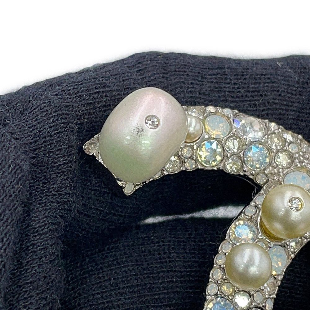 Chanel Brooch CC Logo Rhinestone Faux Pearl Metal 17k — view 6