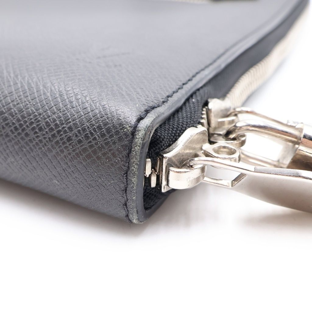 Louis Vuitton Taiga Porte Documents Slim Handbag Business Bag Black Leather — view 7
