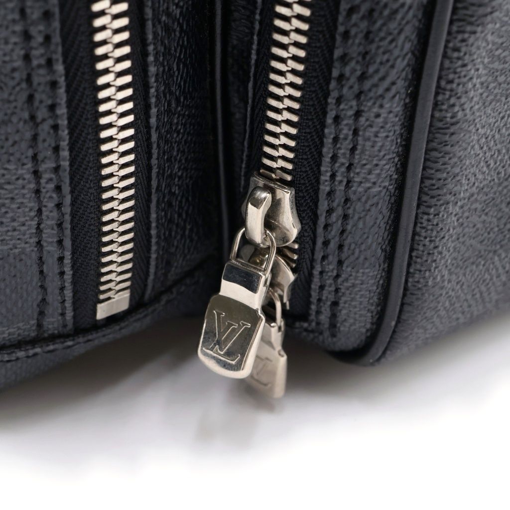 Louis Vuitton Damier Graphite Camera Bag Black Leather Silver — view 6