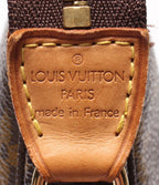 Louis Vuitton Pouch Pochette Monogram — view 5