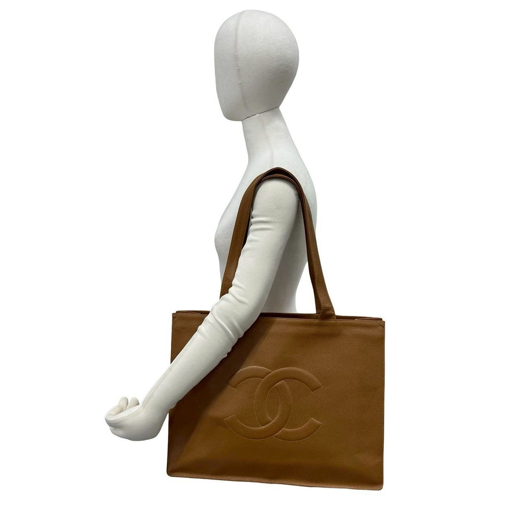 Chanel Card Seal Present Vintage CC Logo Caviar Leather Tote Brown — view 2