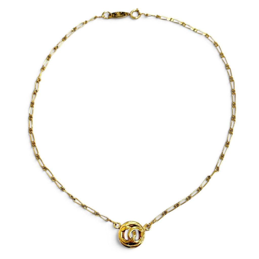 Chanel Vintage Circle CC Logo Necklace Gold — view 3