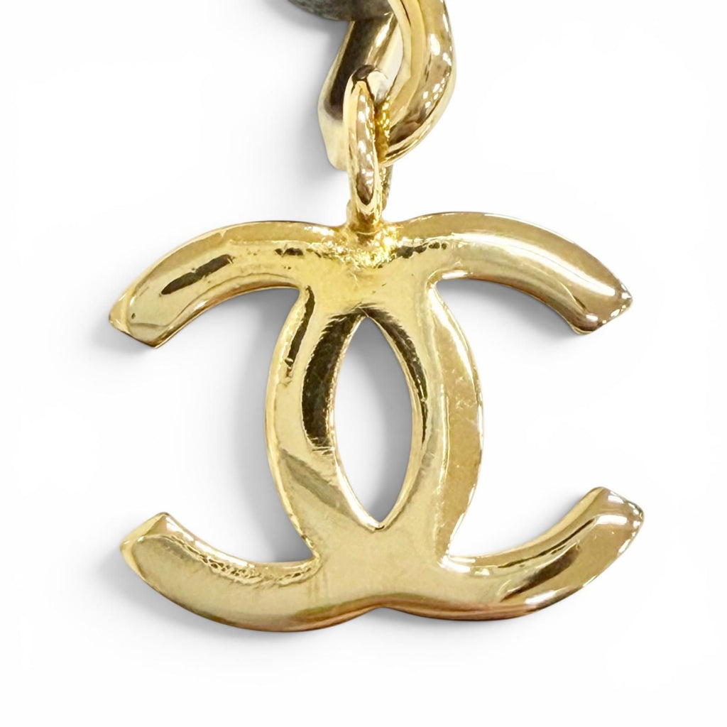 Chanel Vintage Leather Chain Belt with CC Logo Charm Gold Black Recommended — view 4