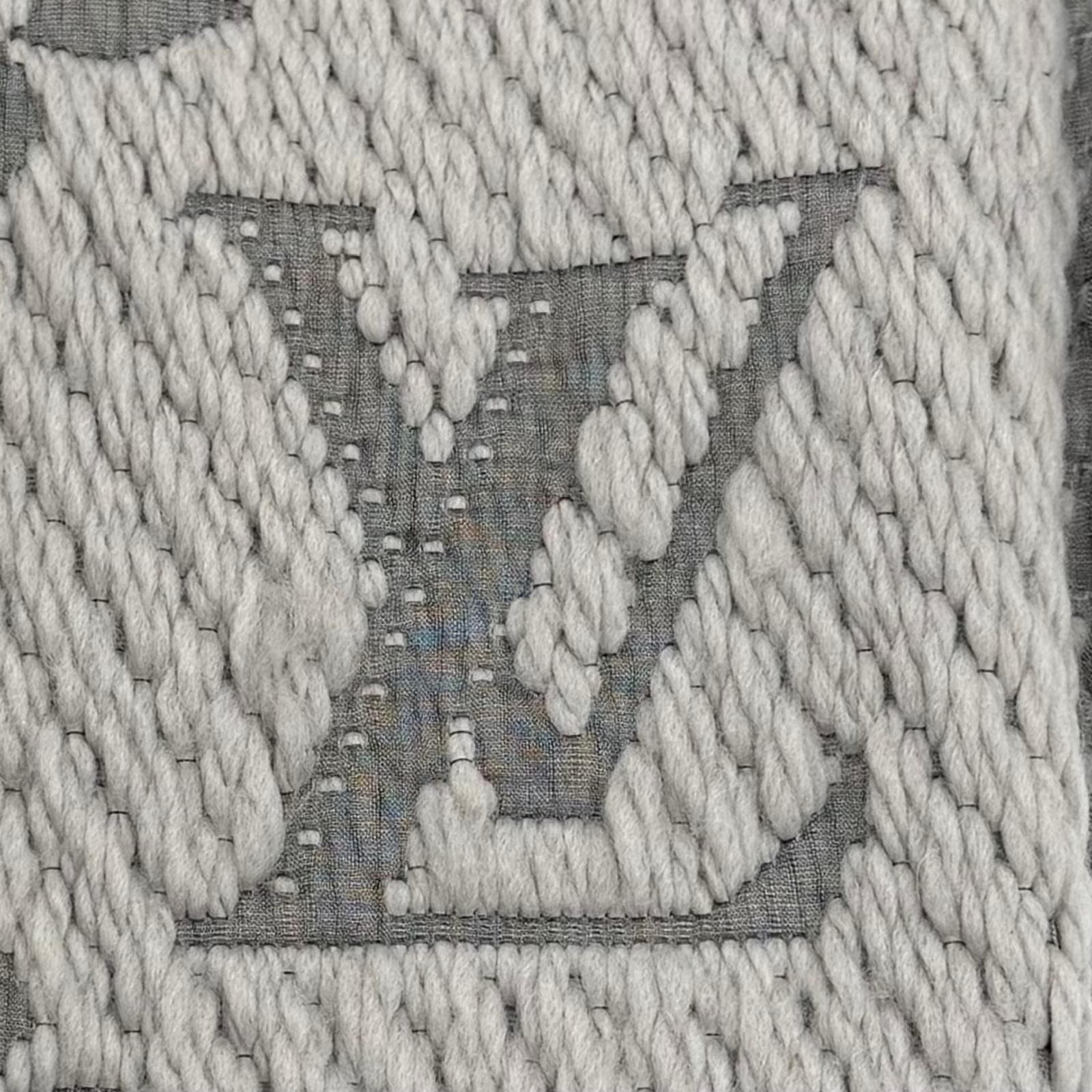 Louis Vuitton Echarpe Logo Mania Wool Silk Blend Gripe Loulou Fringe Scarf — view 6