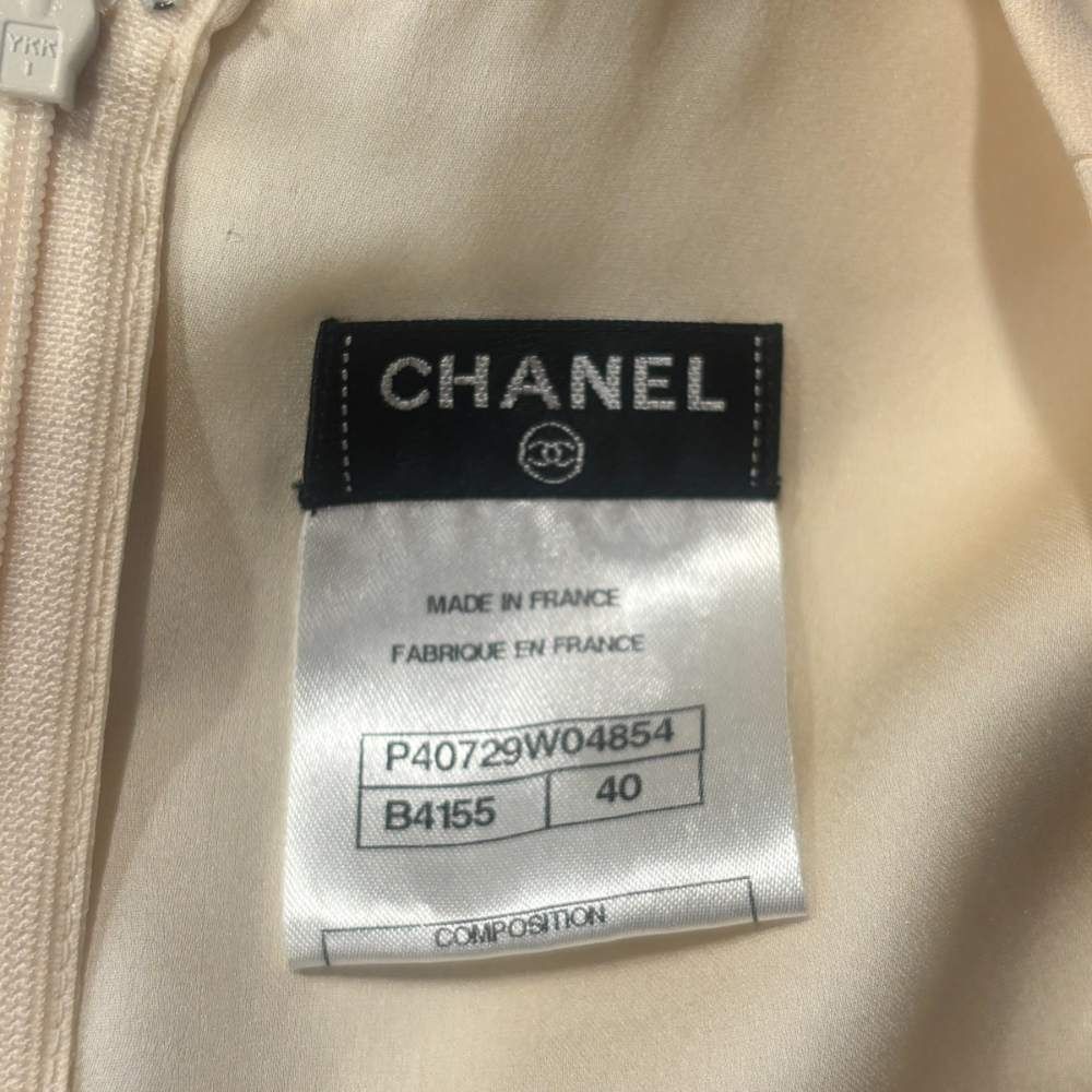 Chanel Dress Bicolor Knee Length Sleeveless CC Logo 40 Beige Black — view 5