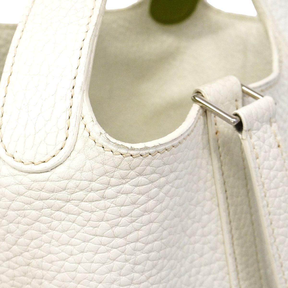 Hermes Handbag Picotin PM Eclat Taurillon Clemence White Anise Green Silver — view 8