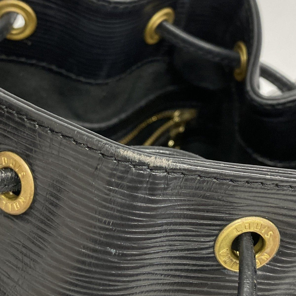 Louis Vuitton Shoulder Bag Epi Petit Noe Noir — view 8