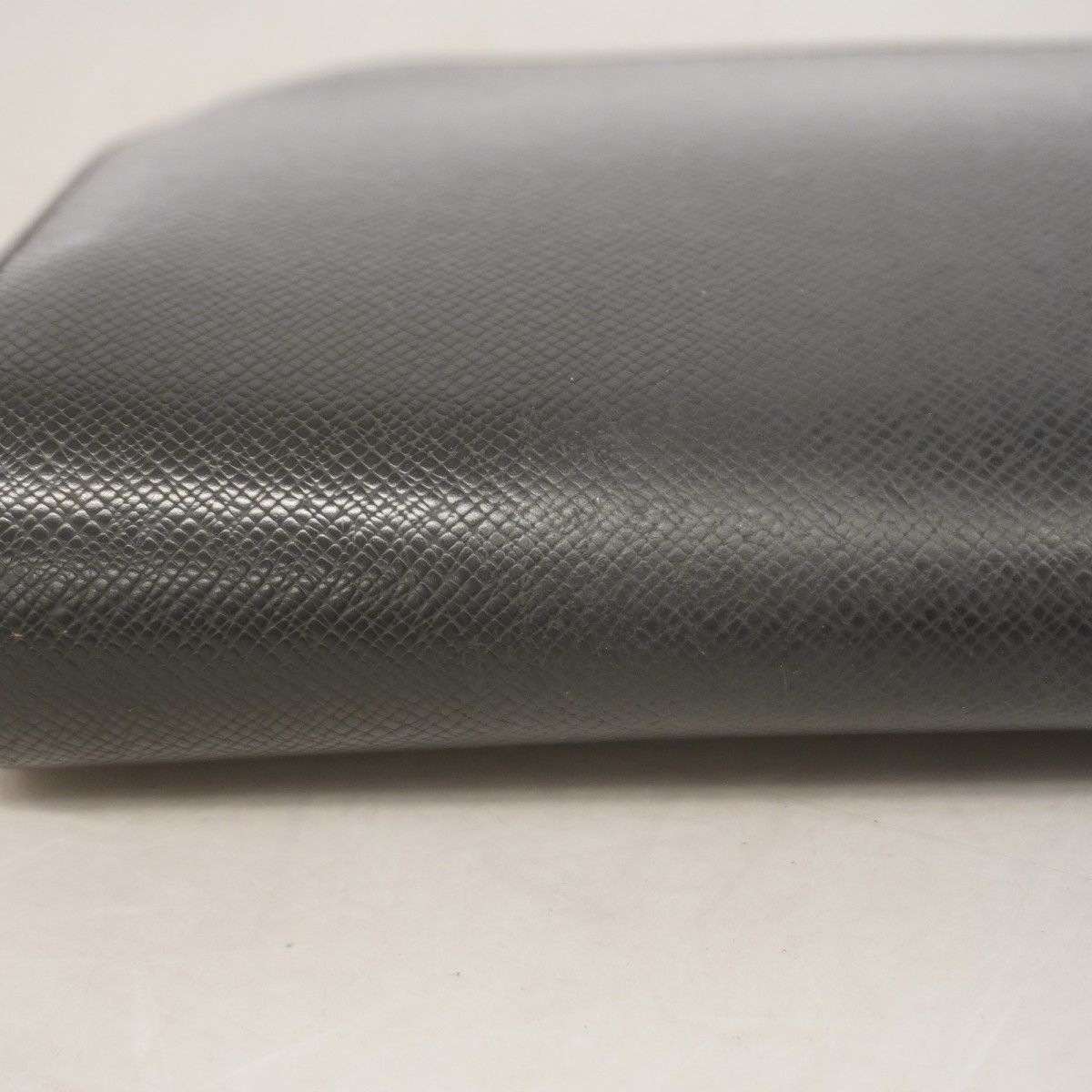 Louis Vuitton Clutch Taiga Baikal Ardoise — view 6