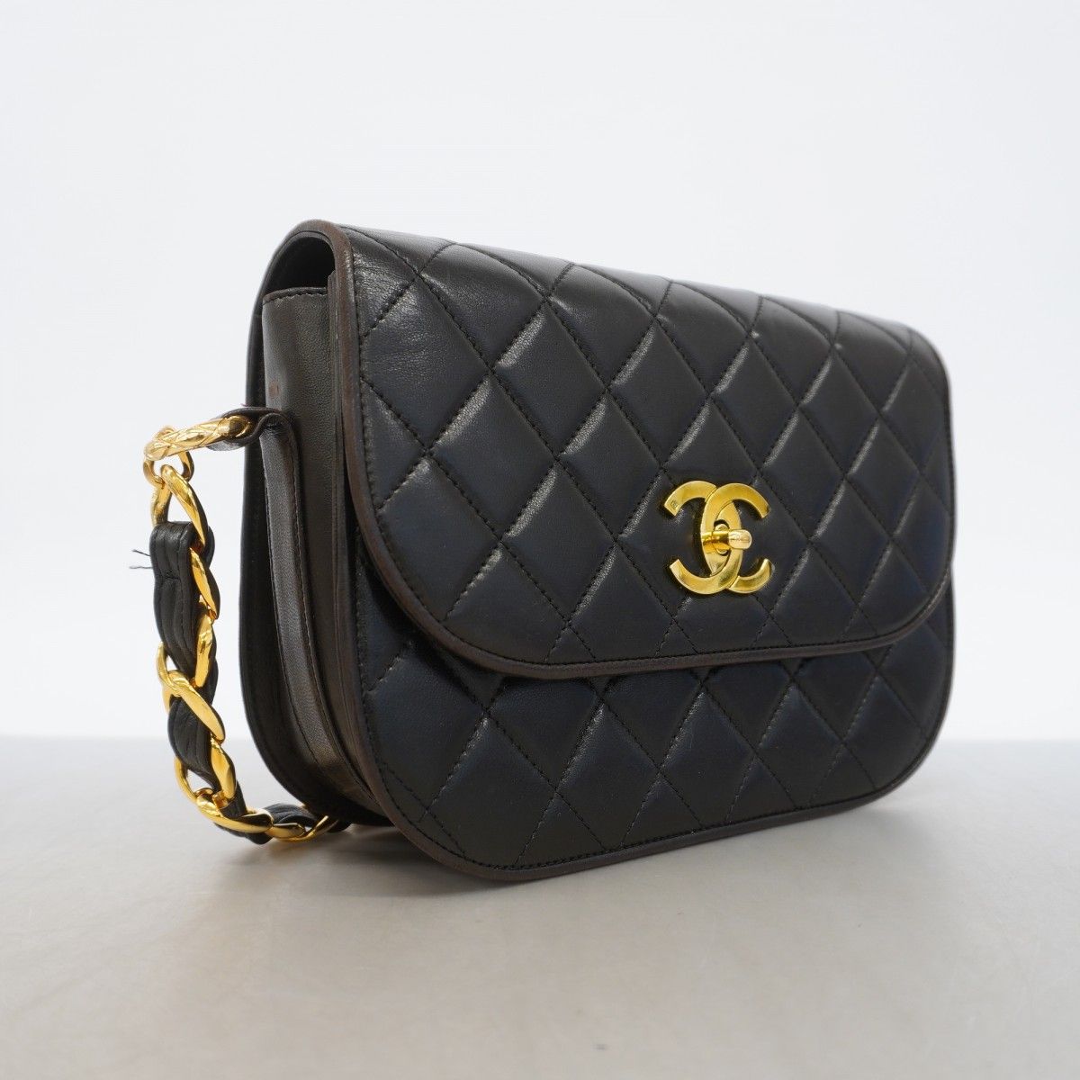 Chanel Shoulder Bag Quilted Lambskin Black Gold — view 2