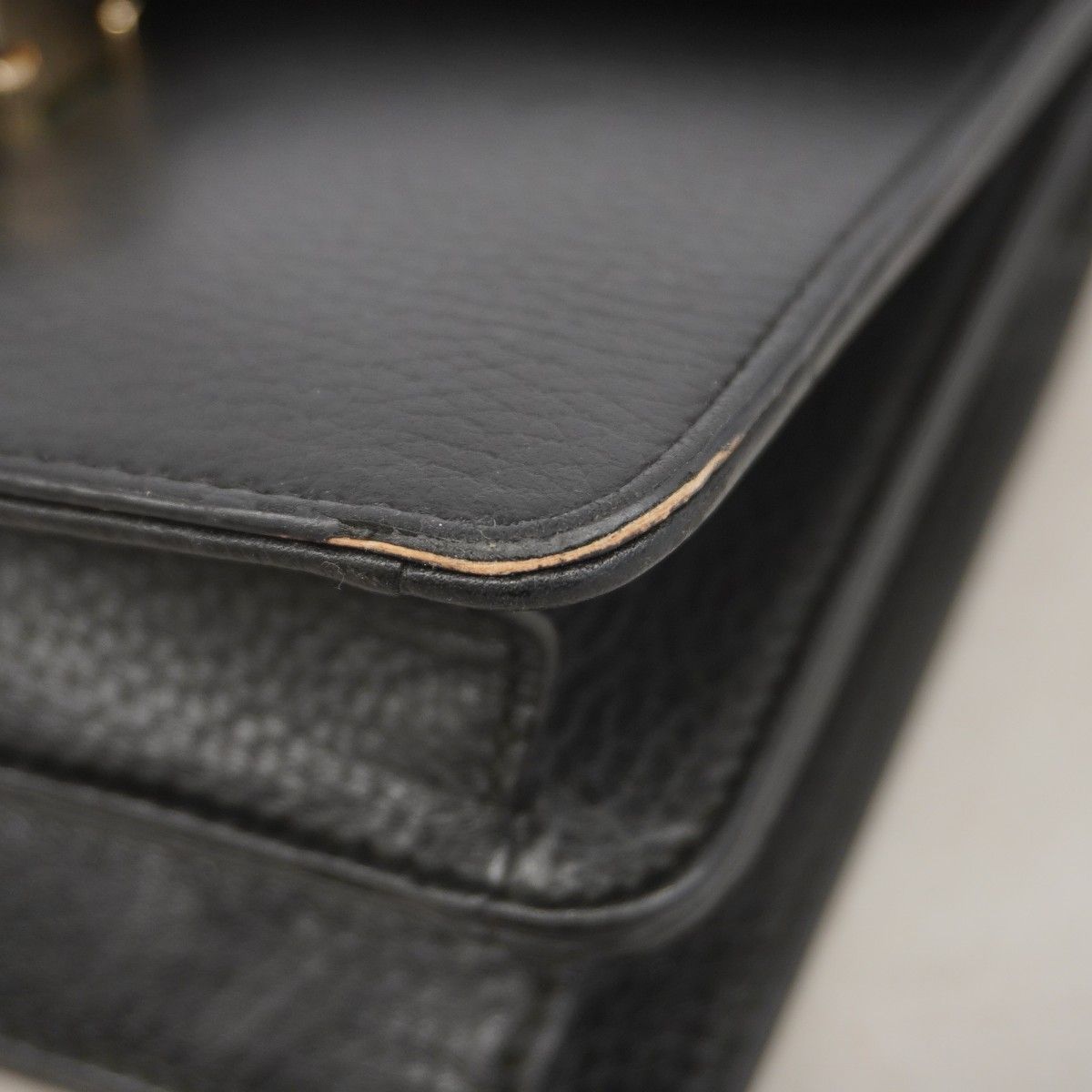 Gucci Shoulder Bag Interlocking Leather Black Champagne Gold — view 6