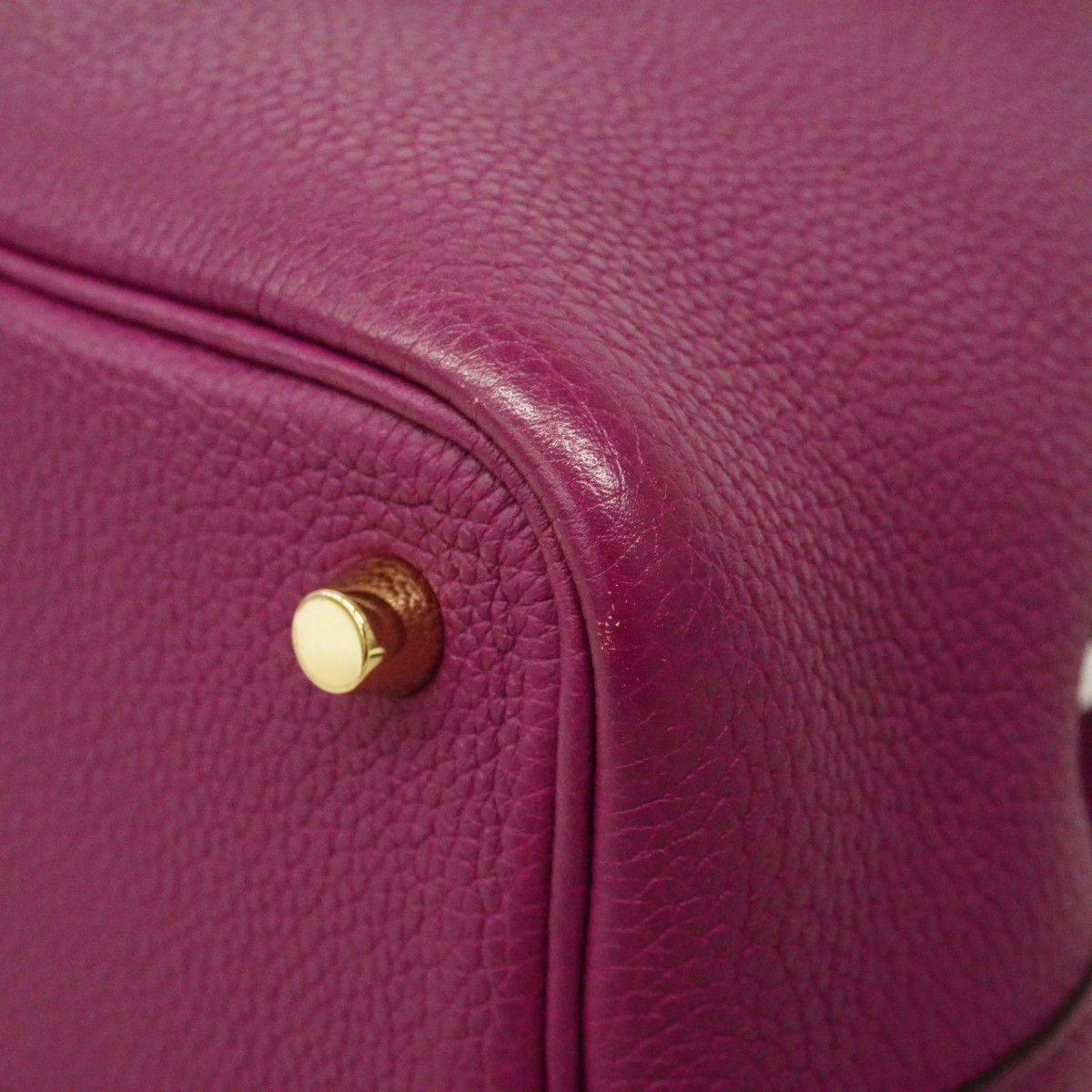 Hermes Handbag Picotin Lock PM Taurillon Clemence Anemone Gold — view 7