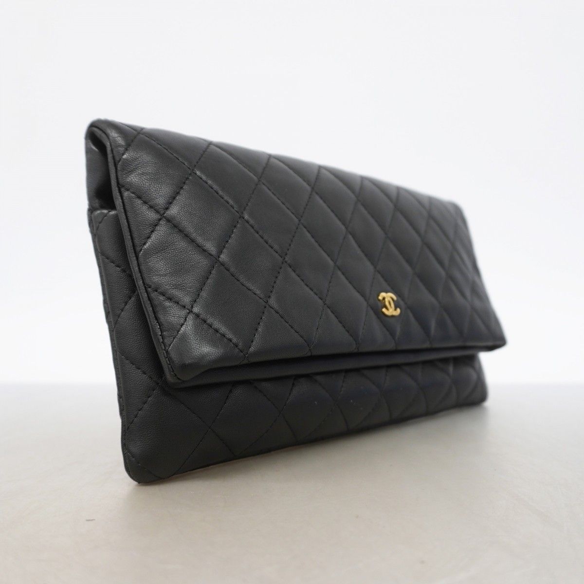 Chanel Clutch Quilted Lambskin Black Gold — view 2