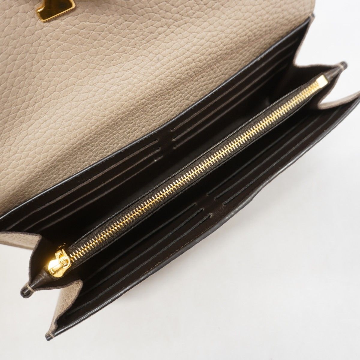 Louis Vuitton Wallet Taurillon Portefeuille Capucines Galle — view 3
