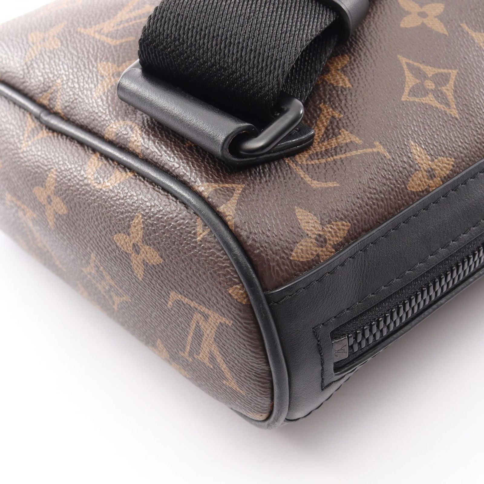 Louis Vuitton Waist Bag Chalk Monogram Canvas Leather — view 6