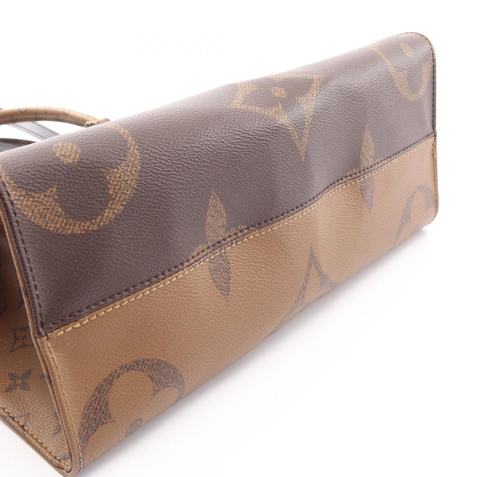 Louis Vuitton Tote On The Go MM Monogram Giant Reverse 2-Way Canvas Leather — view 6