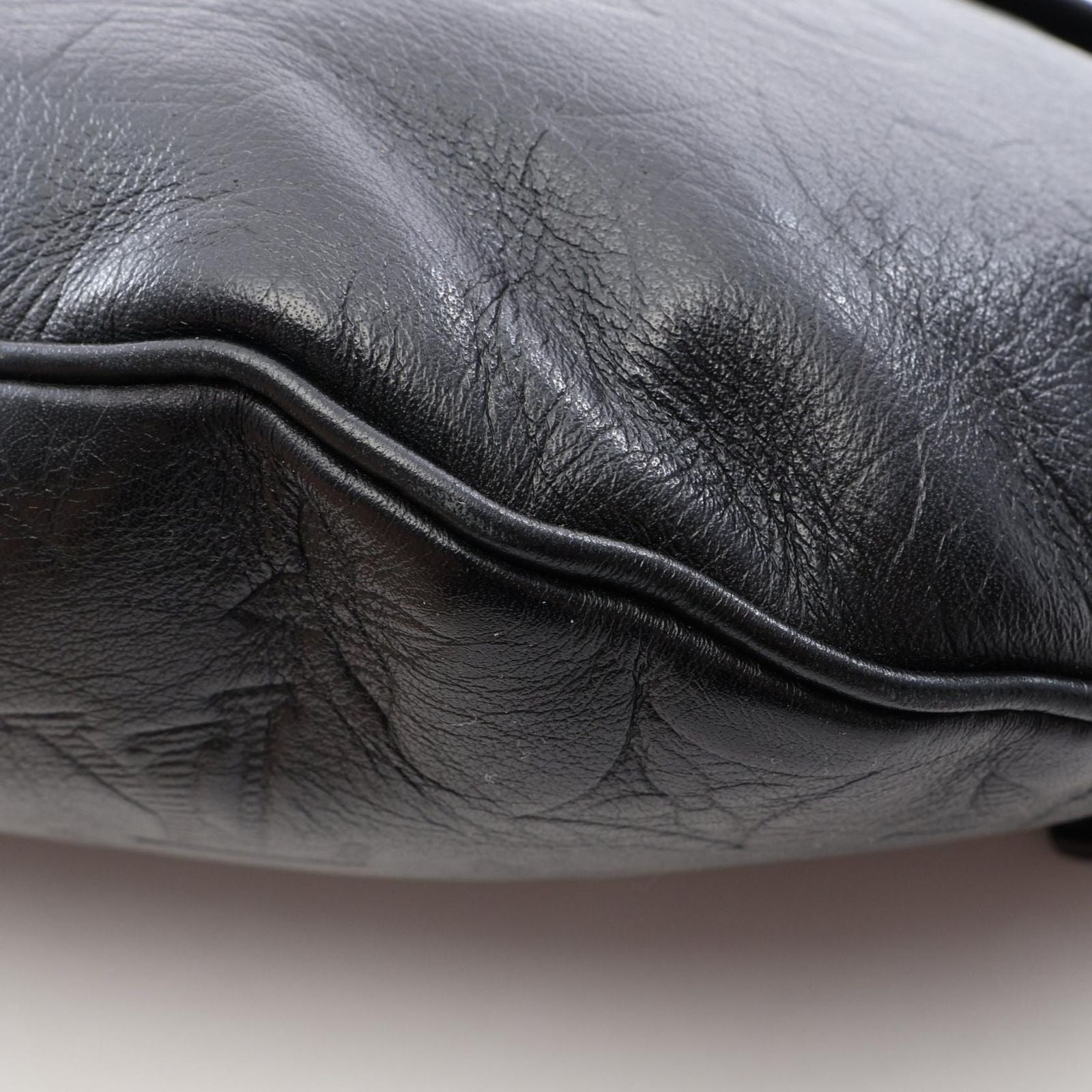 Louis Vuitton Waist Bag Discovery PM Noir Leather — view 5