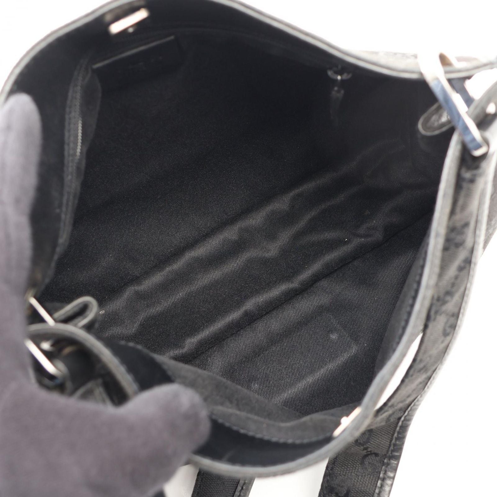 Gucci Shoulder Bag GG Canvas Black — view 3