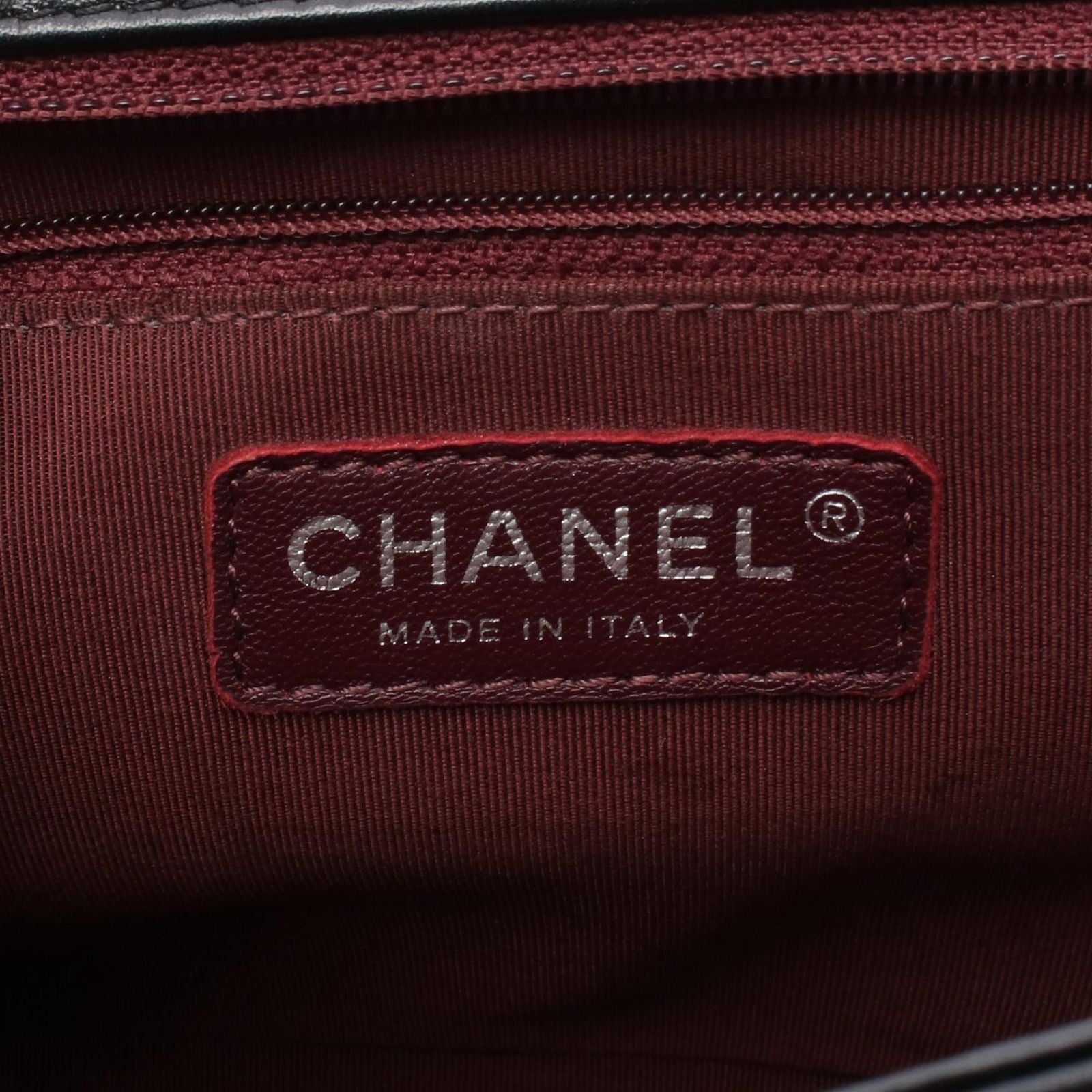 Chanel Shoulder Bag Boy Large Chest Blanc Stitch Black Lambskin Boy Chain — view 4