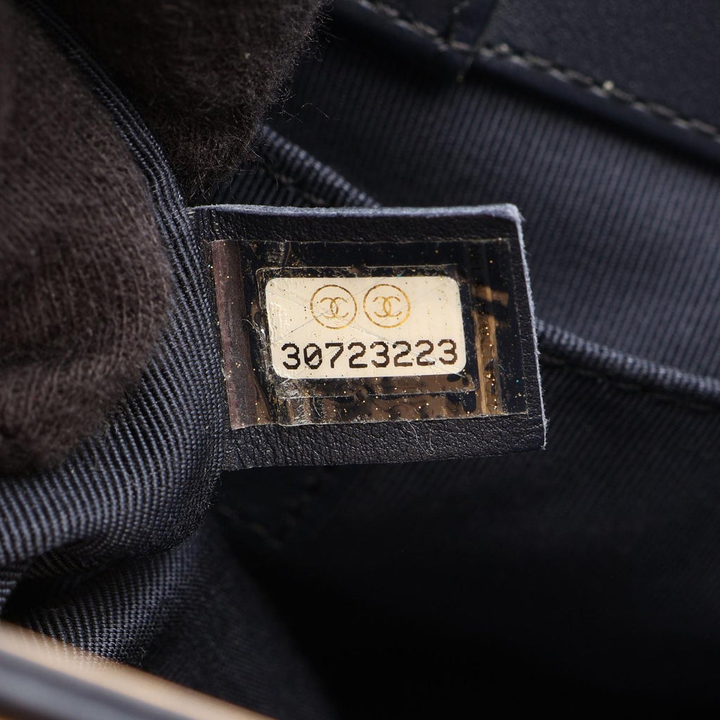 Chanel Shoulder Bag Boy 2-Way Navy Lambskin Boy Small — view 5