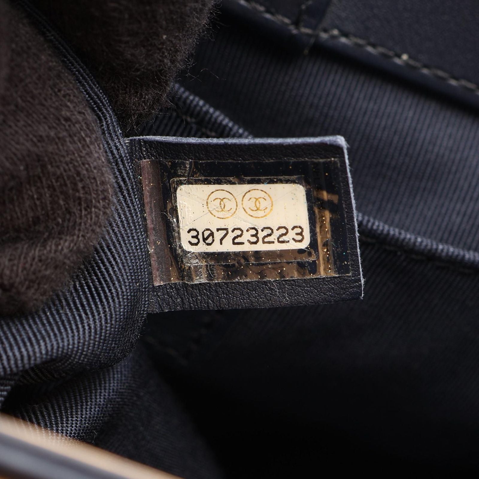 Chanel Shoulder Bag Boy 2-Way Navy Lambskin Boy Small — view 5