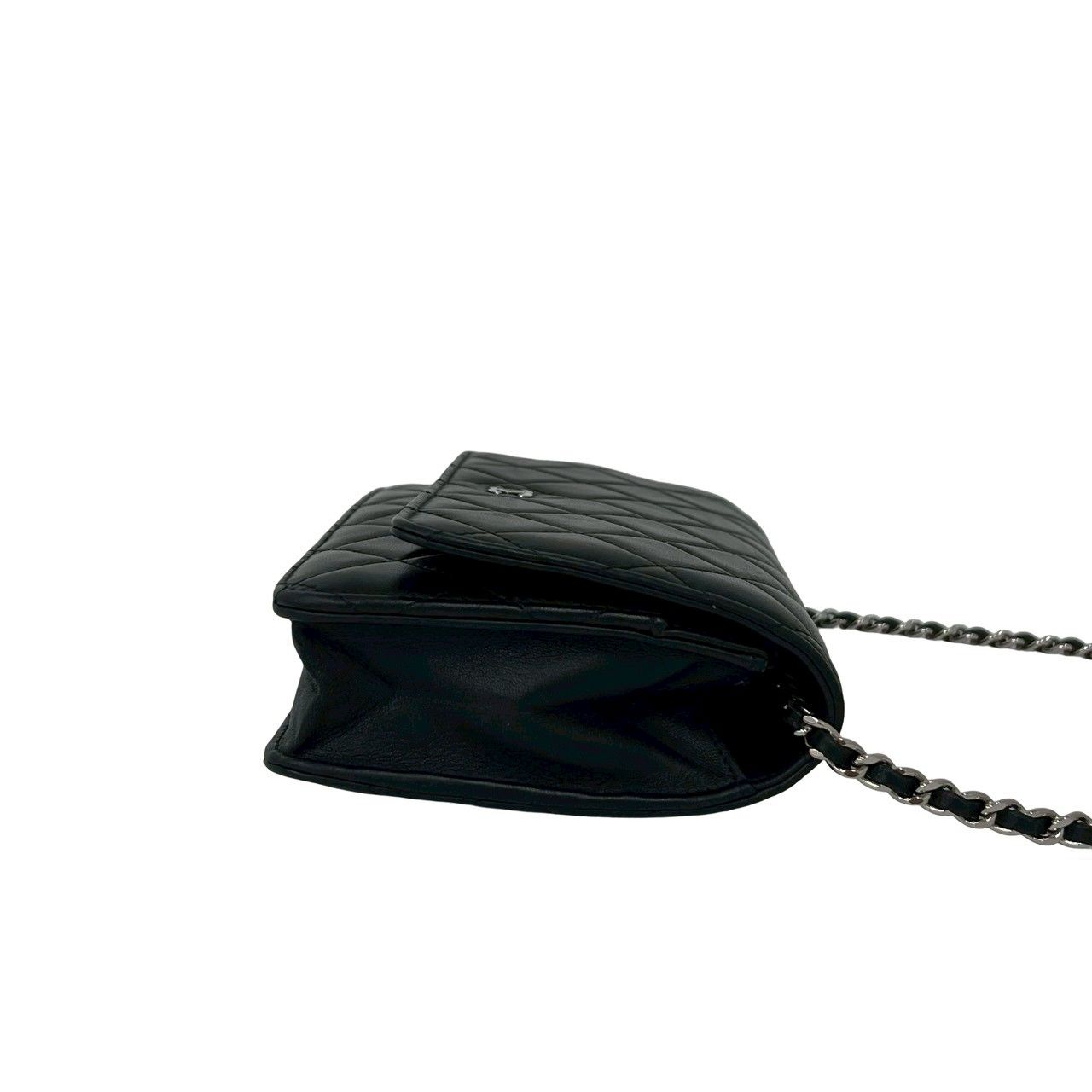Chanel Card Present Quilted CC Logo Lambskin Shoulder Bag Pochette Black — view 6
