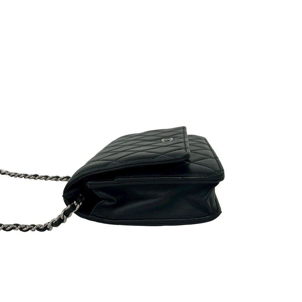 Chanel Card Present Quilted CC Logo Lambskin Shoulder Bag Pochette Black — view 5