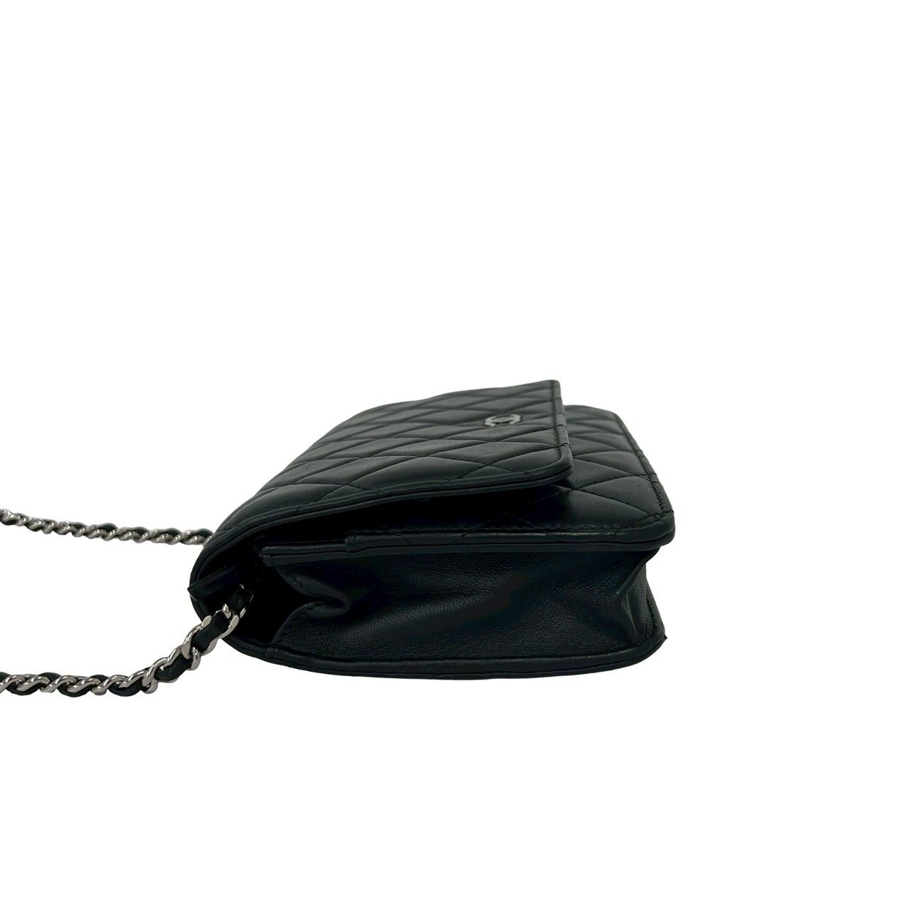 Chanel Card Present Quilted CC Logo Lambskin Shoulder Bag Pochette Black — view 5