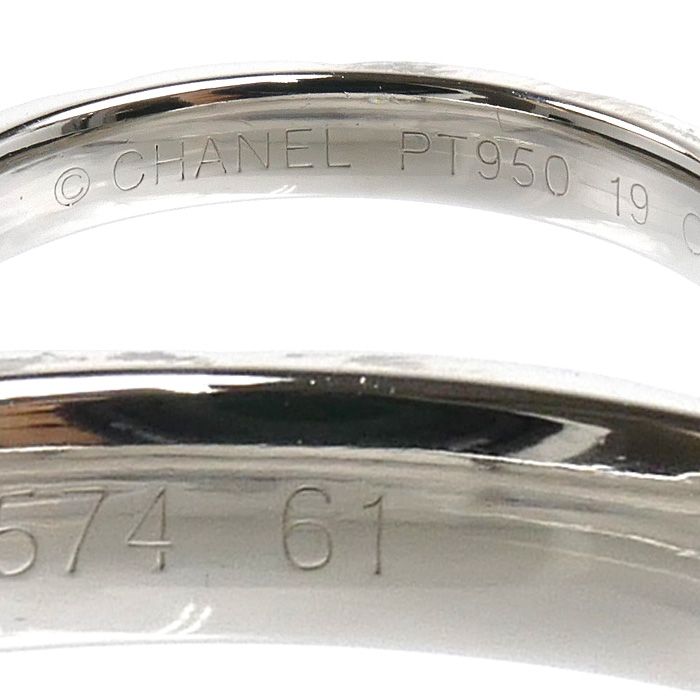 Chanel Platinum Quilted Ring Diamond — view 5