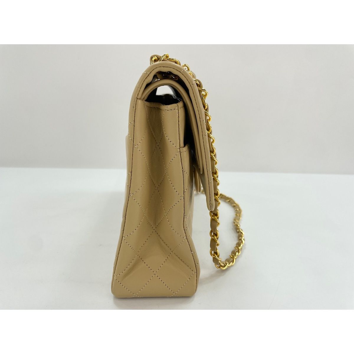 Chanel Shoulder Bag Quilted — view 4