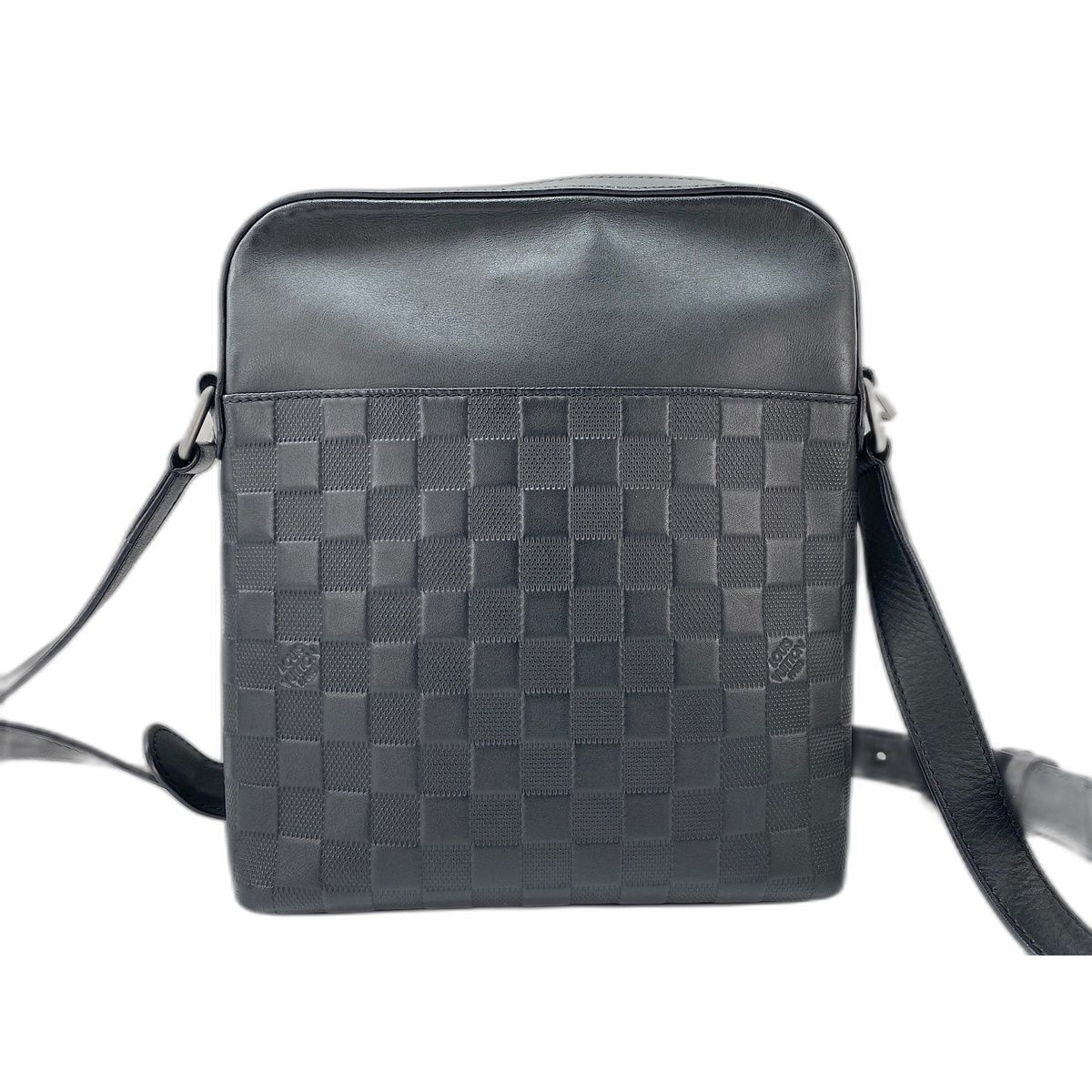 Louis Vuitton Shoulder Bag Pochette District — view 2