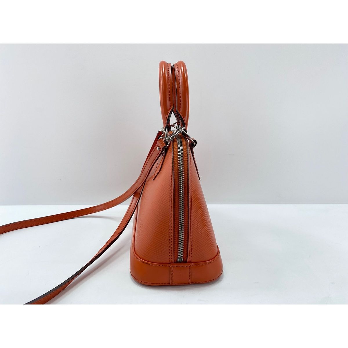 Louis Vuitton Shoulder Bag Alma — view 4