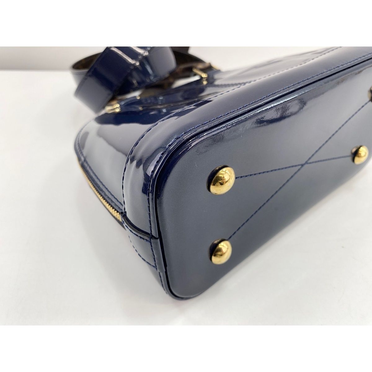Louis Vuitton Handbag Alma — view 7