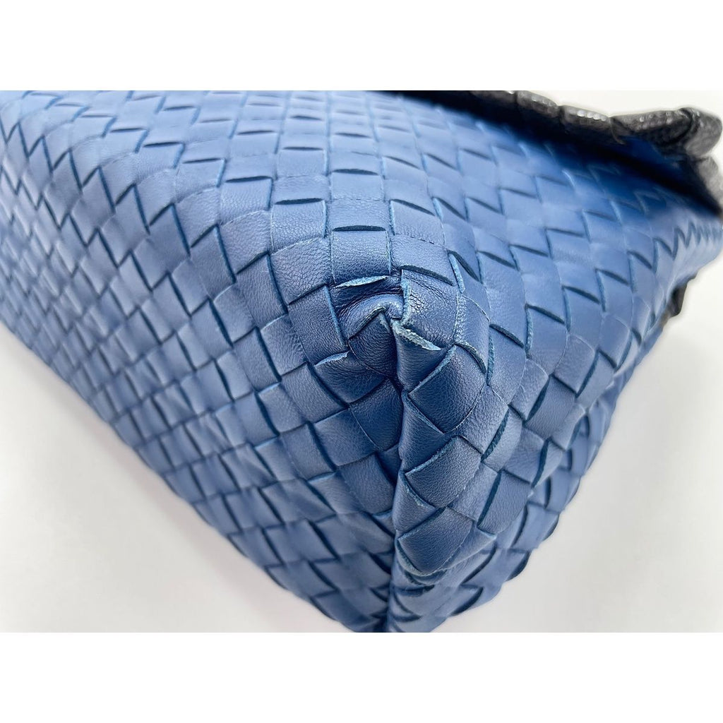 Bottega Veneta Shoulder Bag Olympia — view 8