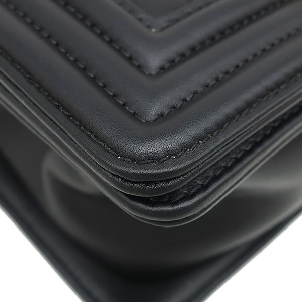 Chanel Shoulder Bag Boy 20 Lambskin Black Matt Togo Chain — view 4