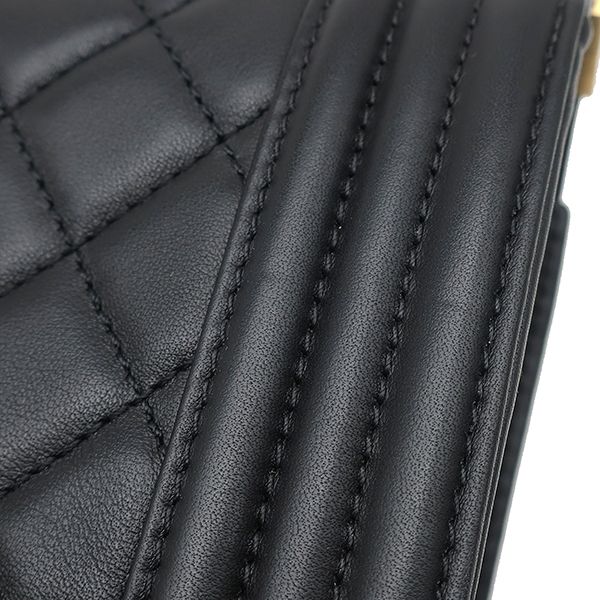 Chanel Shoulder Bag Boy 20 Lambskin Black Matt Togo Chain — view 5
