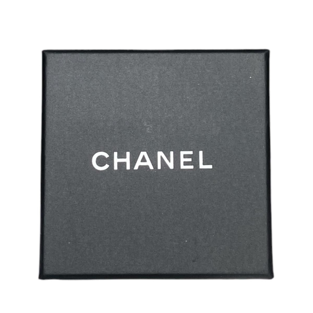 Chanel Earrings Pearl CC Logo Metal Silver White — view 8