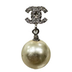 Chanel Earrings Pearl CC Logo Metal Silver White — view 3