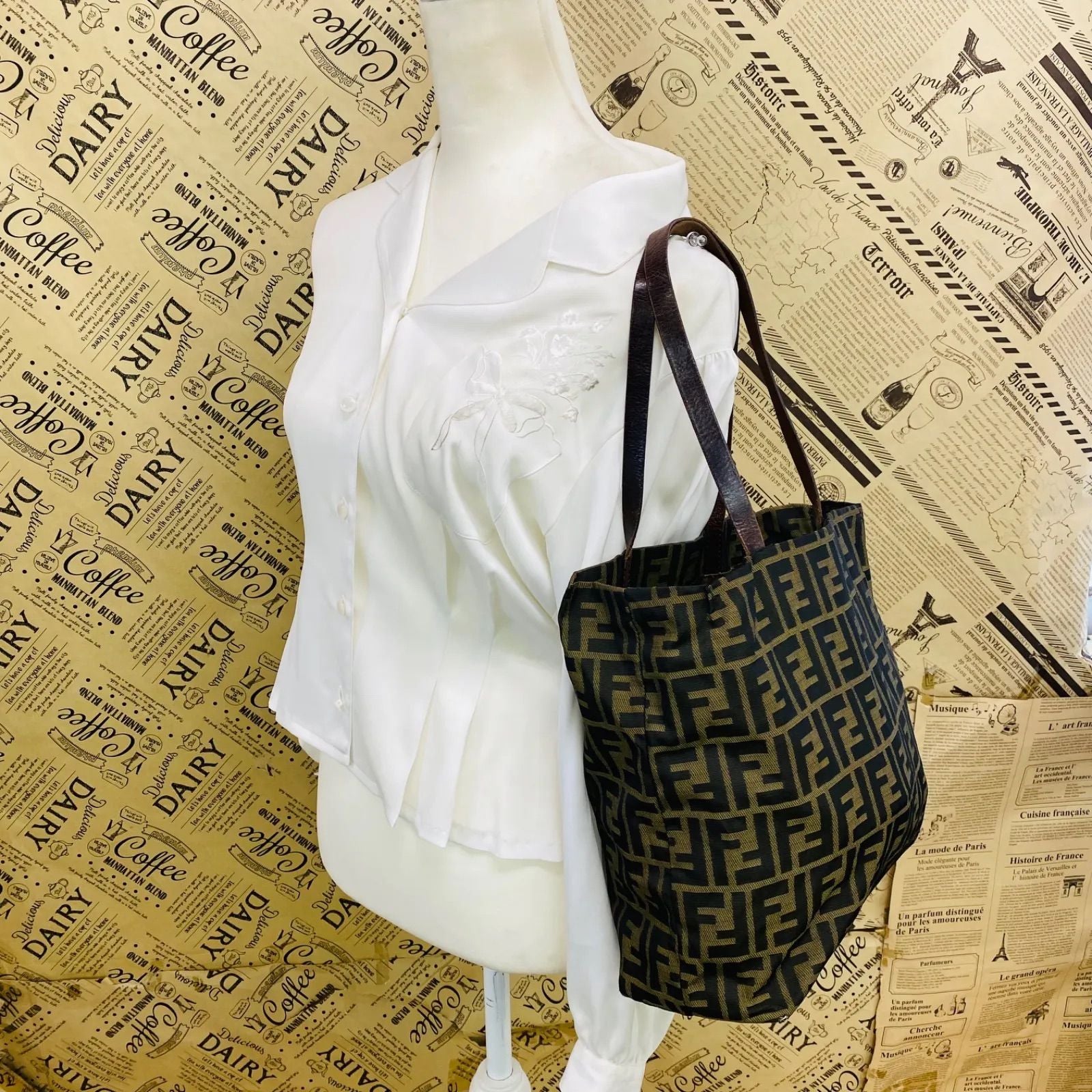 Fendi Zuka Tote Iconic Brown — view 4