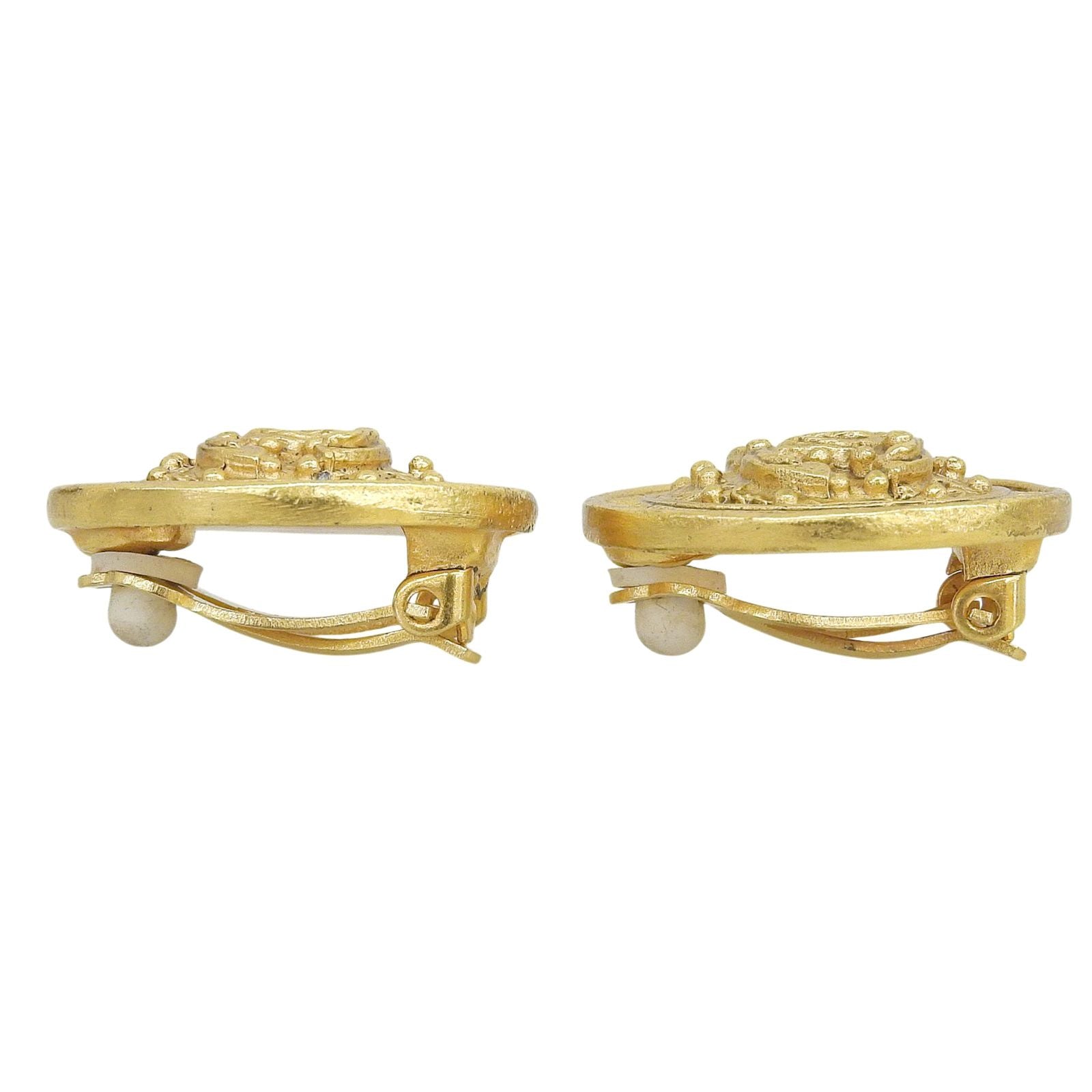 Chanel Vintage CC Logo Round Earrings Gold — view 4
