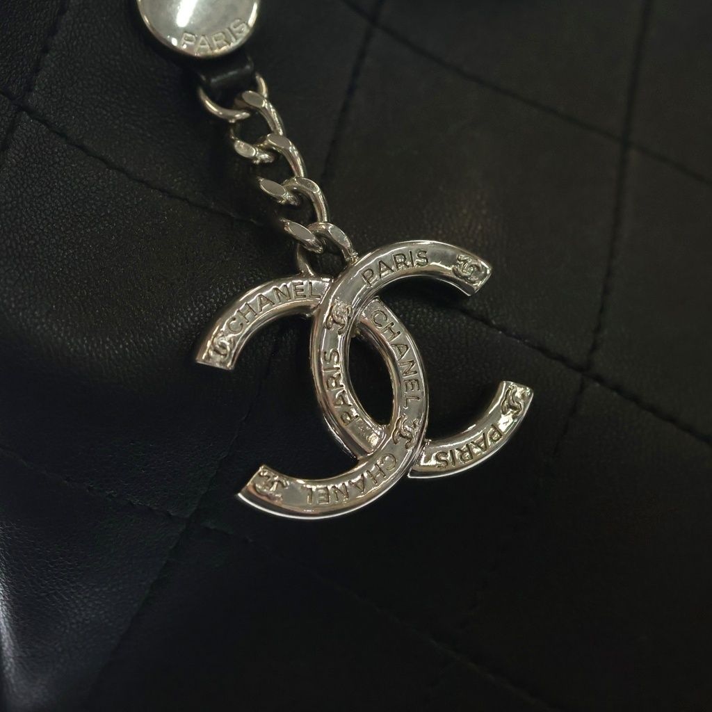 Chanel Tote Chain Black Leather Silver — view 6
