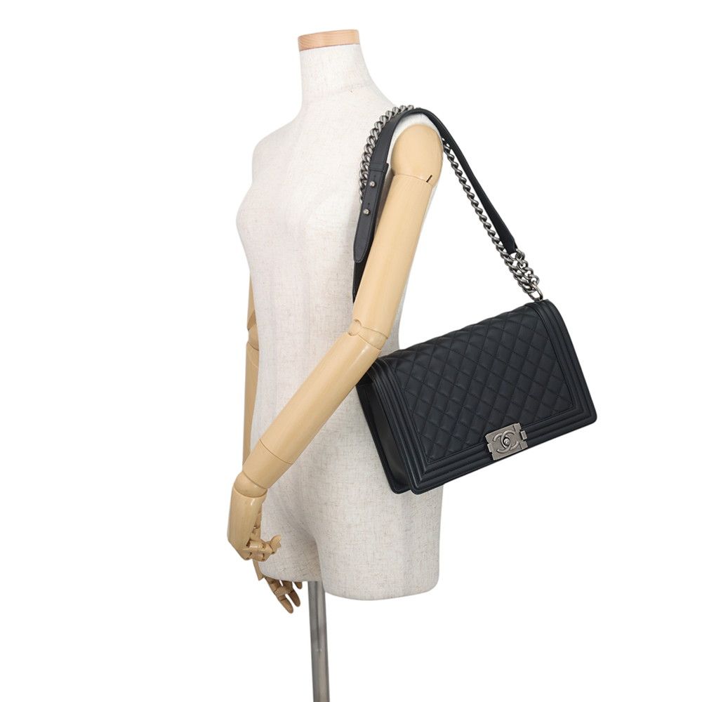 Chanel Chain Shoulder Bag Boy Large Quilted CC Logo Lambskin Black — view 4